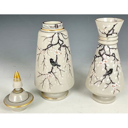 322 - 2 FRENCH GLASS VASES, ONE WITH COVER, TOGETHER WITH AN ETCH GLASS VASE AND 5 HOCK GLASSES