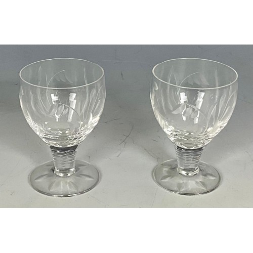 323 - MISC. COLOURED DRINKING GLASSES, 2 STUART CRYSTAL AND A BOXED SET OF 6 EDINBURGH CRYSTAL TUMBLERS