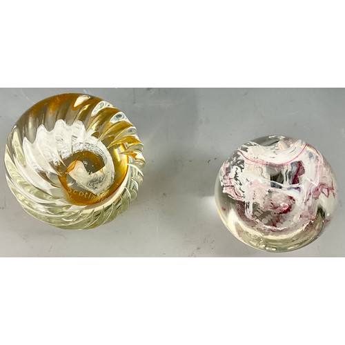 329 - MISCELLANEOUS GLASS PAPER WEIGHTS AND A LIQUORICE ALLSORTS GLASS DISH