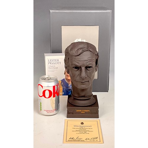 154 - WEDGWOOD BLACK BASALT LIMITED EDITION ‘THE LESTER PIGGOTT BUST’ 84/500 WITH ORIGINAL BOX AND CERTIFI... 