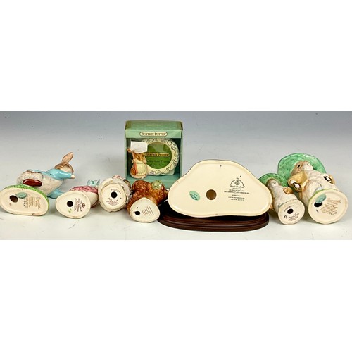 157 - MISC. BESWICK BEATRIX POTTER FIGURES AND A ROYAL DOULTON 101 DALMATIONS PATCH, ROLLY AND FRECKLES ON... 