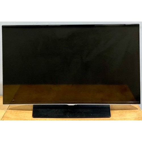 528 - SAMSUNG 40” FLAT SCREEN LED T.V. MODEL UE40H5500AK INC. MANUAL, REMOTE CONTROL AND CABLES