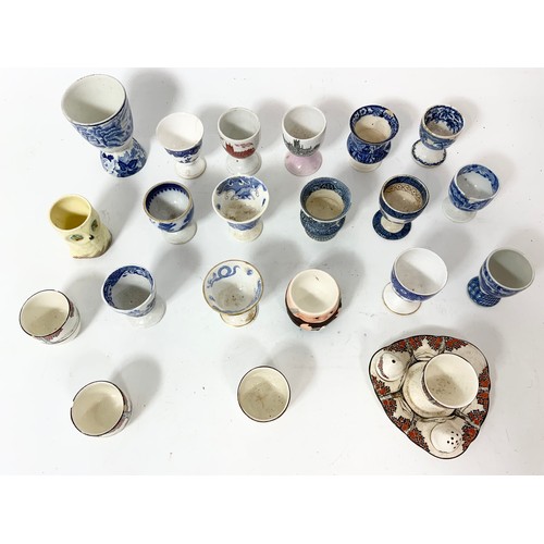 259 - EGG CUPS (21)