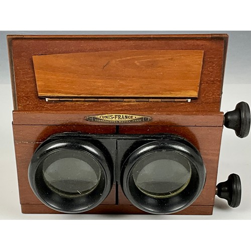 439 - UNIS FRANCE MAHOGANY CASED STEREOSCOPE VIEWER