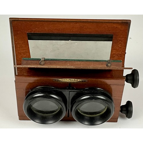 439 - UNIS FRANCE MAHOGANY CASED STEREOSCOPE VIEWER