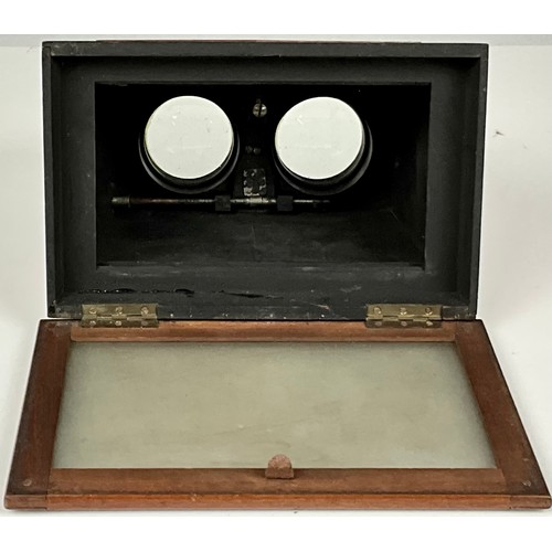 439 - UNIS FRANCE MAHOGANY CASED STEREOSCOPE VIEWER