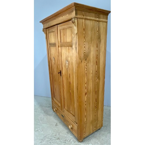 ANTIQUE PITCH PINE WARDROBE WITH SINGLE DRAWER BELOW ON BUN FEET