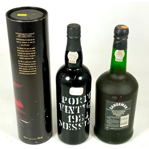 37 - 3 BOTTLE OF PORT, MESSIAS 1984, SANDEMAN FOUNDERS RESERVE AND COCKBURNS ANNO 1989 LATE BOTTLED VINTA... 