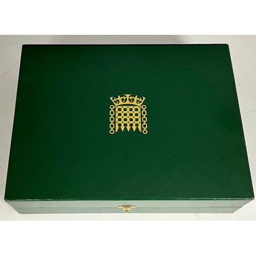 119 - CASED SET OF 6 HOUSE OF COMMONS WHISKY TUMBLERS