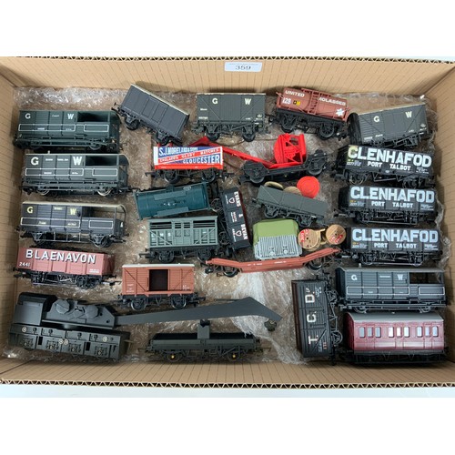 359 - 22 U/B 00 SCALE RAILWAY WAGONS INC. CLENHAFOD, MORELAND, TOADS ETC