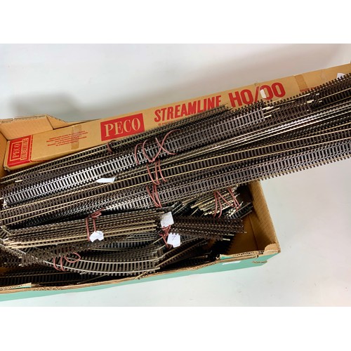 358 - GOOD QTY OF 00 SCALE TRACK, 15 LENGTHS PECO SL-100 OVERALL APPROX 100 PIECES VARYING IN LENGTH FROM ... 