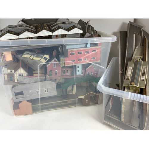 356 - LARGE COLLECTION OF CARD MADE STATION BUILDINGS, PLATFORMS, SHEDS, A GREAT SELECTION FOR A LAYOUT. T... 