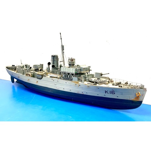 43 - MADE KIT MODEL OF FLOWER CLASS CORVETTE, K16 HMS GERANIUM, APPROX 88CM IN LENGTH, NICE MODEL