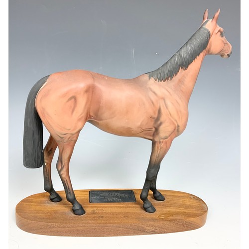 143 - BESWICK CONNOISSEUR MODEL OF RED RUM ON WOODEN PLINTH