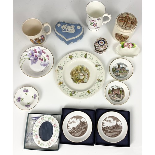 225 - DECORATIVE CERAMICS INC ROYAL WORCESTER , WEDGWOOD , ROYAL DOULTON