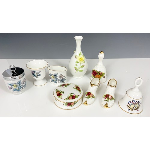 226 - COLLECTABLE CERAMICS INC ROYAL WORCESTER, ROYAL ALBERT OLD COUNTRY ROSES ETC