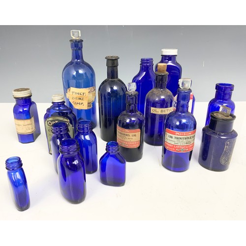 343 - COLLECTION OF VINTAGE/ ANTIQUE GREEN & BLUE APOTHECARY/ CHEMIST BOTTLES ADVISED FROM MANDERS MALVERN... 