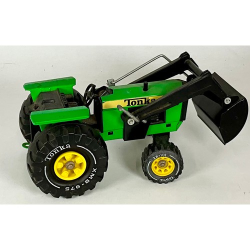 41 - GREEN TONKA TRACTOR, u/b