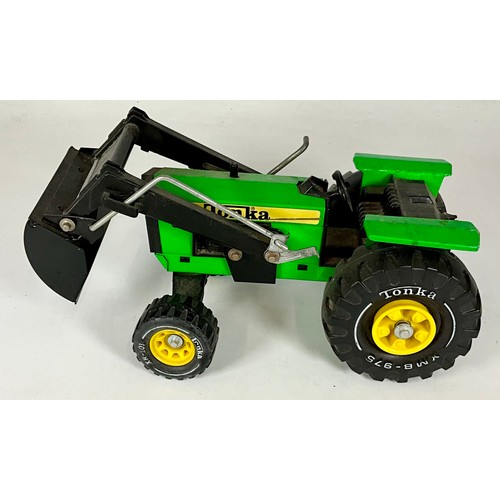 41 - GREEN TONKA TRACTOR, u/b