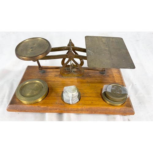 445 - POSTAL SCALES WITH WEIGHTS