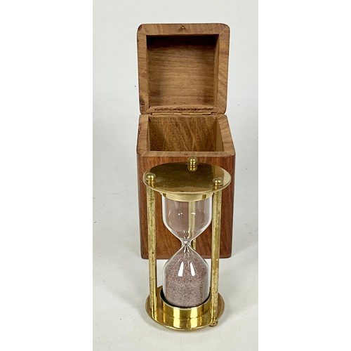 424 - INDIA OVERSEAS TRADING BRASS SAND EGG TIMER IN WOODEN HINGED BOX