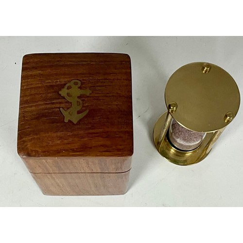 424 - INDIA OVERSEAS TRADING BRASS SAND EGG TIMER IN WOODEN HINGED BOX