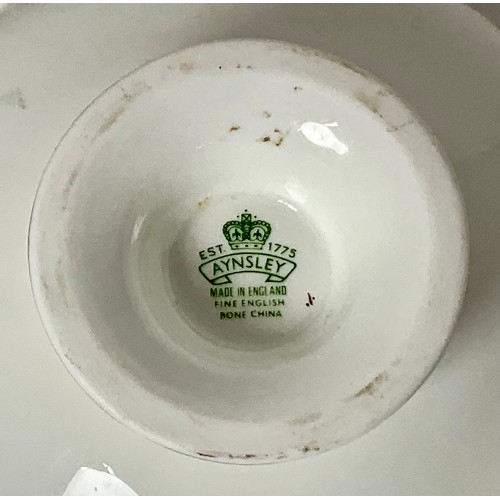 220 - AYNSLEY CHINA KINGS & QUEENS OF ENGLAND COMMEMORATIVE PEDESTAL BOWL