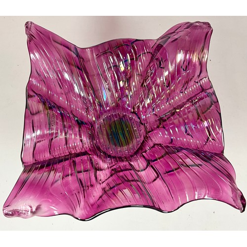 334 - PURPLE  ITALIAN GLASS FRUIT BOWL