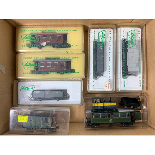 304 - NARROW GAUGE MODEL RAILWAY ROLLING STOCK, LILIPUT 714 ZILLERTALBAHN COACH X2, WAGON 910 X2, BOX CAR ... 