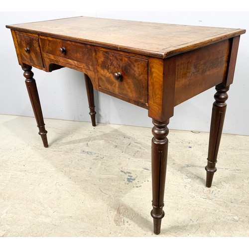 745 - MAHOGANY DESK WITH FLUTED LEGS WIDTH 107cm