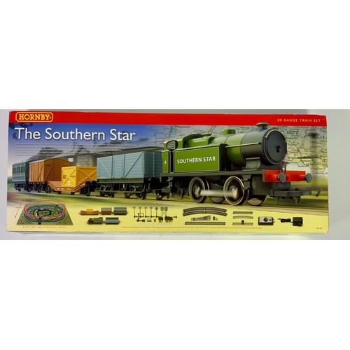 493 - HORNBY R1132 THE SOUTHERN STAR 00 SCALE MODEL RAILWAY TRAIN PACK, APPEARS UNUSED