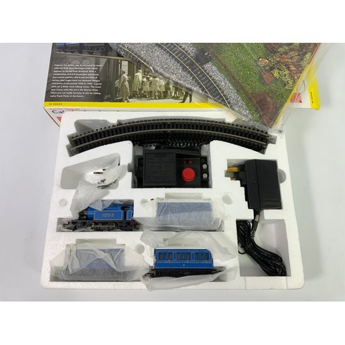 492 - HORNBY 00 SCALE ELECTRIC TRAIN SET CALEDONIAN LOCAL, APPEARS UNUSED