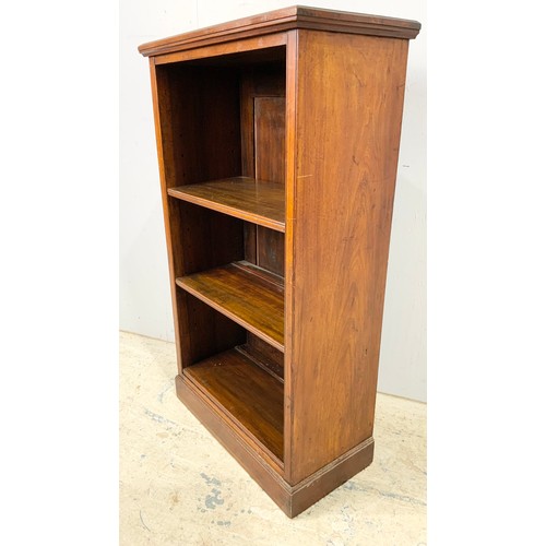 733 - MAHOGANY BOOKCASE WITH AJUSTABLE SHELVES 105cm TALL