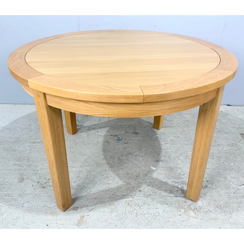 774 - MODERN OAK EXTENDING DINING TABLE 160cm x115cm EXTENDED