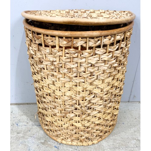 513 - LAUNDRY BASKET 52cm TALL