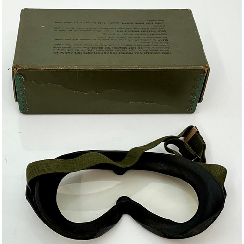 523 - BOXED SET OF GOGGLES, STOCK NO U37-G-3050