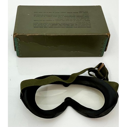 523 - BOXED SET OF GOGGLES, STOCK NO U37-G-3050