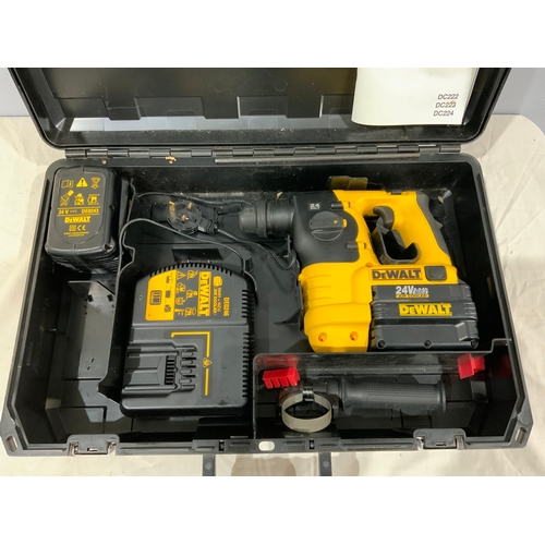 621 - DEWALT, CASED CORDLESS ROTARY HAMMER DRILL, DC222KA