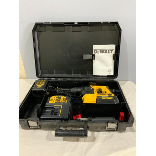 621 - DEWALT, CASED CORDLESS ROTARY HAMMER DRILL, DC222KA