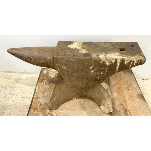 666 - ANTIQUE BLACKSMITHS ANVIL 66cm. LONG