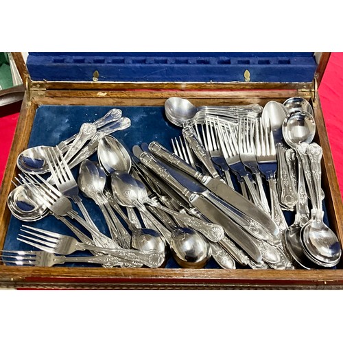 364 - VERY LARGE QUANTITY OF KINGS PATTERN PLATED CUTLERY AND FLAT WARE AND ONEIDA CANTEEN