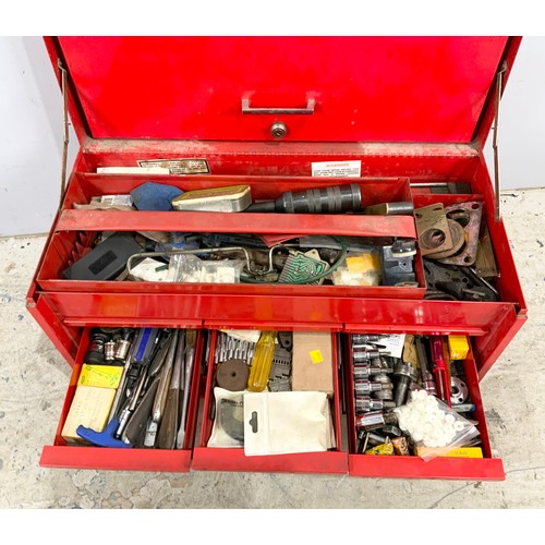 620 - SNAP ON TOOL BOX / CABINET WITH CONTENTS WIDTH 67cm