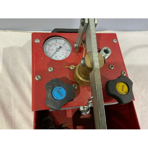 592 - BOSS PRESSURE TEST PUMP 60 BAR & A ROTHENBERGER TEST PUMP