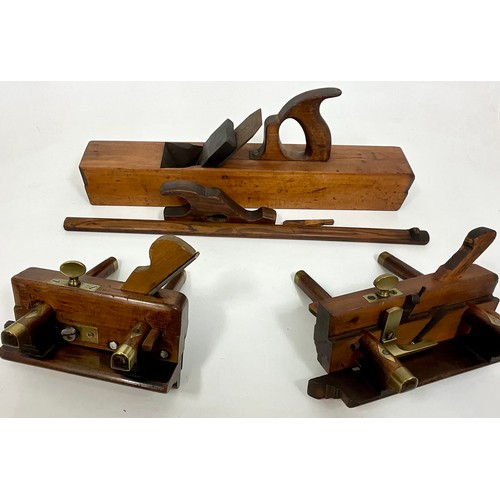 654 - VINTAGE WOODEN JACK PLANE, SASH FILLISTER AND PLOUGH PLANE T/W SMALL HAND PLANE BODY AND WOODEN MARK... 