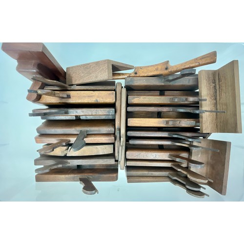 651 - SELECTION OF VINTAGE WOODEN REBATE AND SHOULDER PLANES OF DIFFERENT WIDTHS