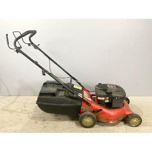 546 - BRIGGS & STRATTON 650 SERIES 190CC PETROL LAWN MOWER