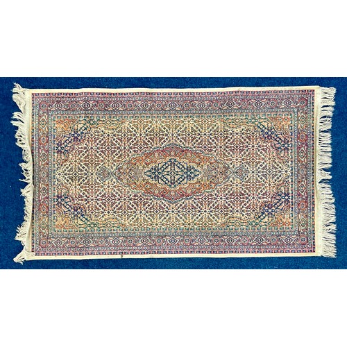 811 - SMALL BELGIAN RUG, APPROX. 118 X 68 cm