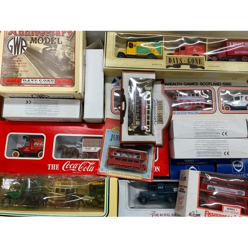 175 - TWO TRAYS OF MIXED EARLY OXFORD DIECAST MODELS, MANY WITH CERTIFICATES, PLUS LLEDO, EFE ETC