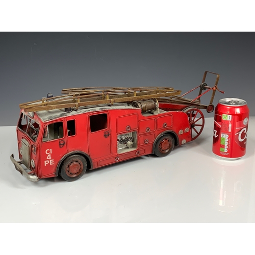 146 - LARGE MODERN SCALE METAL FIRE ENGINE