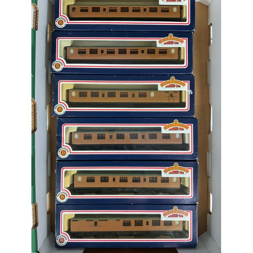 474 - BACHMANN, 6 BOXED LNER COACHES, 34-377 X2, 34-402, 34-427, 34-452, 34-477, ALL BOXED, GOOD CONDITION... 